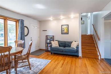 908 W Elmwood Ave, Clawson, MI 48017 - photo 7