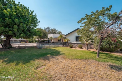 3002 E Glenrosa Ave, 07-15 - 14