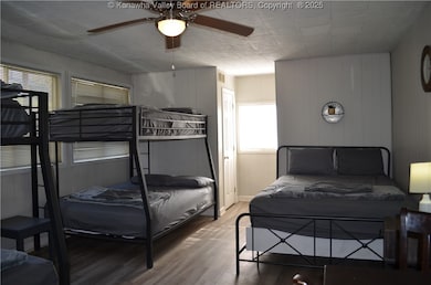 301 W 4th St, Williamson, WV 25661 - photo 7