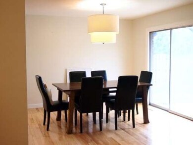 2252 Strawberry Ln, Glenview, IL 60026 - photo 4