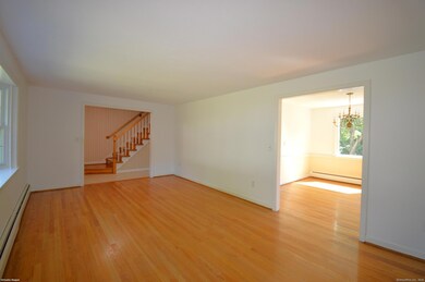 18 Overbrook Rd, West Hartford, CT 06107 - photo 2