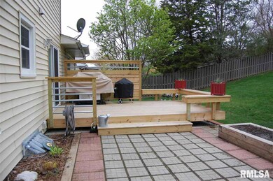 2646 W 34th St, Davenport, IA 52806 - photo 6