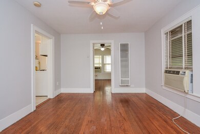 1040 Columbia St unit C, Houston, TX 77008 - photo 5