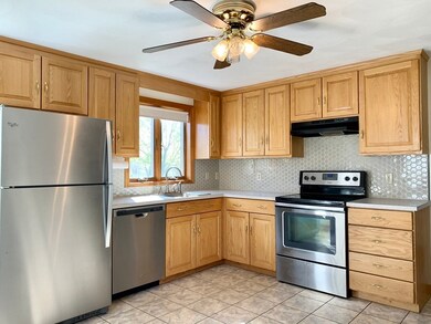 89 Collins St unit B, Danvers, MA 01923 - photo 6