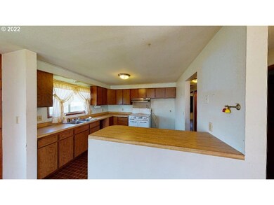 30341 Driftwood Dr, Gold Beach, OR 97444 - photo 7