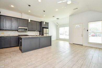 6747 England St unit A, Houston, TX 77021 - photo 7