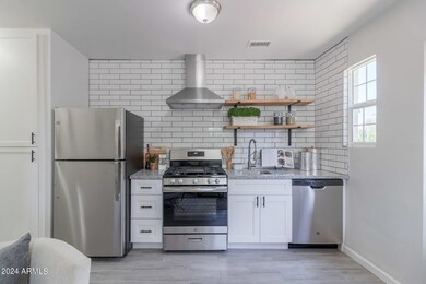 1649 E Oak St unit 10, Phoenix, AZ 85006 - photo 6