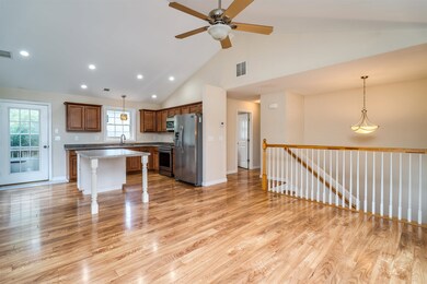 11 Waverly St, Rochester, NH 03867 - photo 5