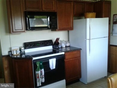 1041 S Krocks Rd, Allentown, PA 18106 - photo 5