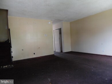 1249 Lakeshore Dr, Camden, NJ 08104 - photo 5