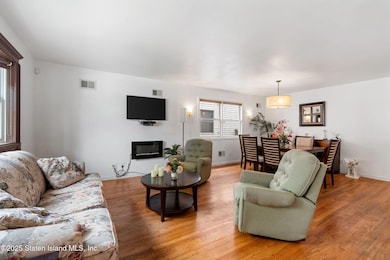 240 Alter Ave, Staten Island, NY 10305 - photo 4