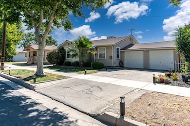 1026 3rd St, Los Banos, CA 93635 - photo 3