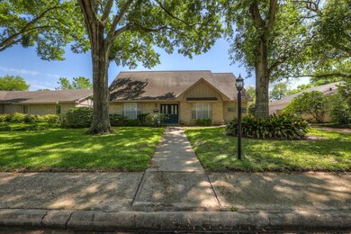10115 Olympia Dr, Houston, TX 77042 - photo 2