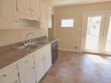 1489 Fisher Ln, Mount Washington, KY 40047 - photo 7