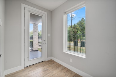 2510 Tuam St unit G, Houston, TX 77004 - photo 4