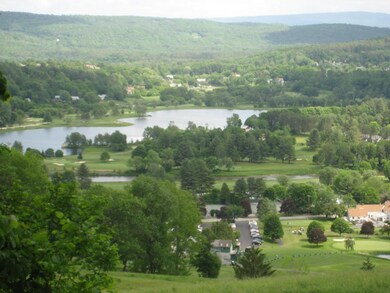 2114 Golf View Ln, Hartford, VT 05059 - photo 2