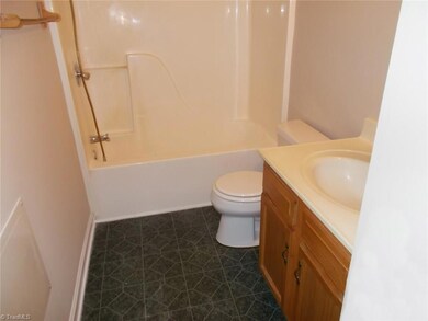 638 Neal Rd, Reidsville, NC 27320 - photo 5