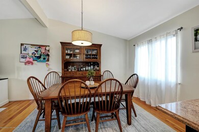 07-Dining Room