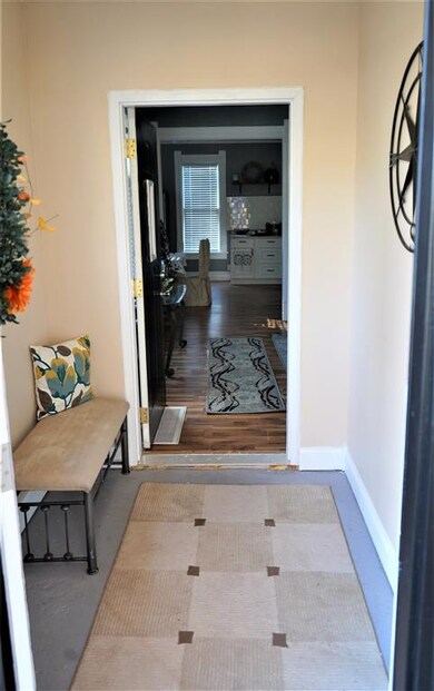 127 N 6th St, Elkhart, IN 46516 - photo 3