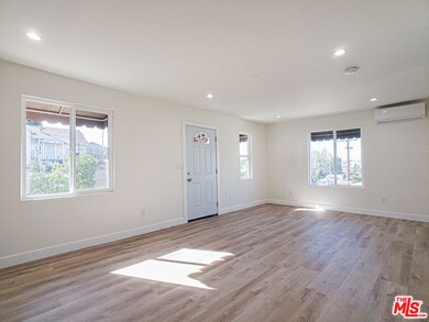 4725 Pickford St, Los Angeles, CA 90019 - photo 3