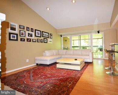 11820 Breton Ct unit 21C, Reston, VA 20191 - photo 3