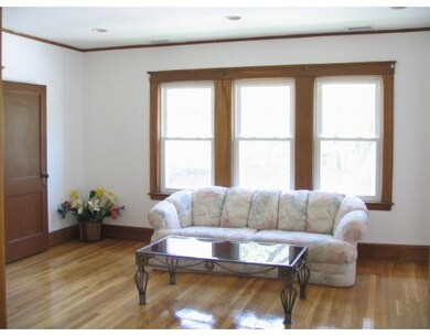 671 Hammond St unit 2, Chestnut Hill, MA 02467 - photo 2