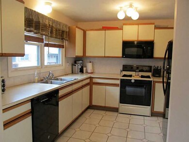 1603 Plainfield Pike unit H7, Johnston, RI 02919 - photo 6