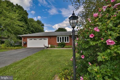 1150 Morris Ln, Slatington, PA 18080 - photo 2