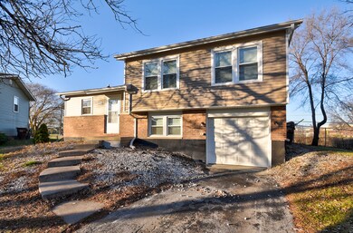 17516 Winston Ct, Country Club Hills, IL 60478 - photo 2