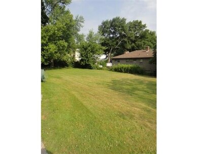 28 Trahan Ave, Worcester, MA 01604 - photo 6