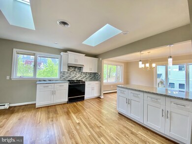 2345 Highland Ave, Falls Church, VA 22046 - photo 2