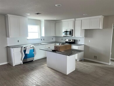 1057 Neal Rd, Azle, TX 76020 - photo 2