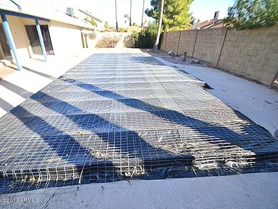 023-411189-back-yard-2