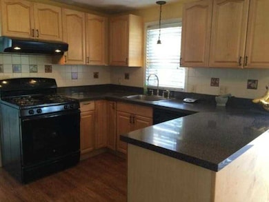 31 Hollow Tree Dr, Cranston, RI 02920 - photo 3