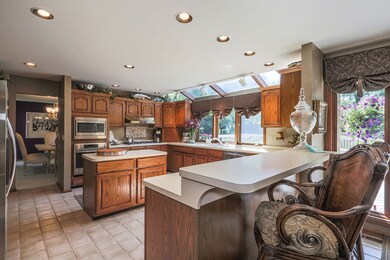 1616 Hedg Ct, Naperville, IL 60565 - photo 6