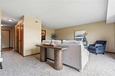 1112 Jeff Cir, Paola, KS 66071 - photo 7