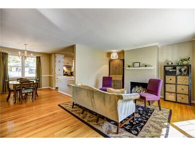 Open layout. Great for entertaining!