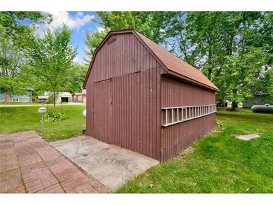 7 Shed_back