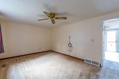 33 Syracuse Rd, Nashua, NH 03064 - photo 4