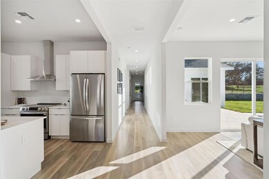 454 Skyfield Ct, Lady Lake, FL 32159 - photo 2