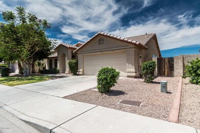 8216 W Palmaire Ave Glendale-large-003-9