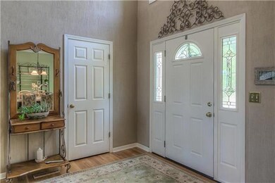 13706 W 76th Cir, Shawnee, KS 66216 - photo 4