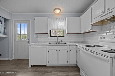 101 Ravenwood Dr unit C, Jacksonville, NC 28546 - photo 7