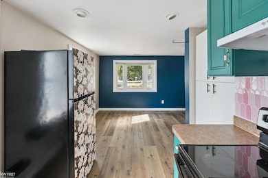 1147 Rinn St, Burton, MI 48509 - photo 5