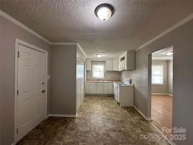 136 Melba Ave SW, Concord, NC 28025 - photo 5