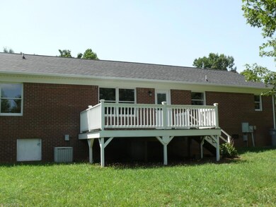 880 Rockcliff Terrace, Asheboro, NC 27205 - photo 2