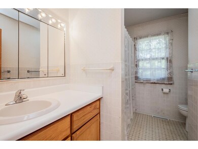 4239 40th St, Des Moines, IA 50310 - photo 7