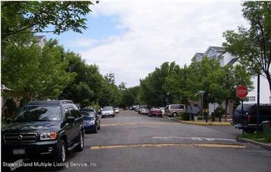 20 Red Cedar Ln, Staten Island, NY 10309 - photo 2