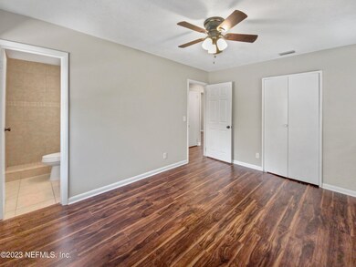 5937 Ridgeway Rd E, Jacksonville, FL 32244 - photo 5