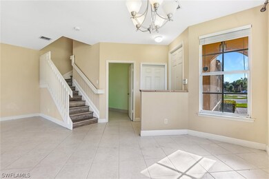 Dining alcove
